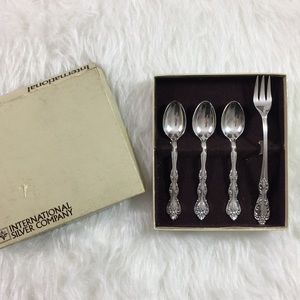 International silver company coffee spoon set 4